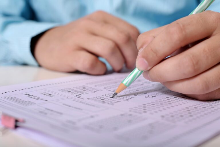 Beca MEC para la prueba de acceso a la universidad (EvAU/EBAU): ¿Hay ayuda para las tasas?