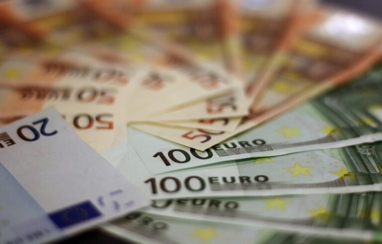 Cuantías Beca MEC 2026: Calcula cuánto dinero vas a cobrar