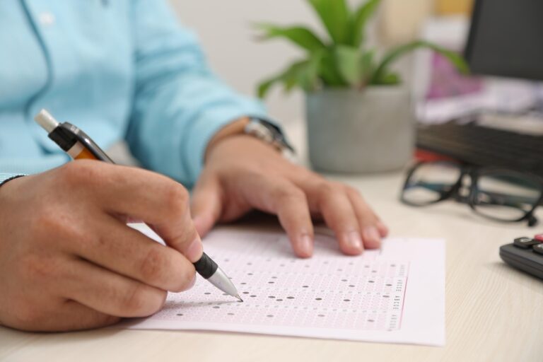 Becas de Excelencia Autonómicas: Requisitos y cuantías por tener un expediente brillante